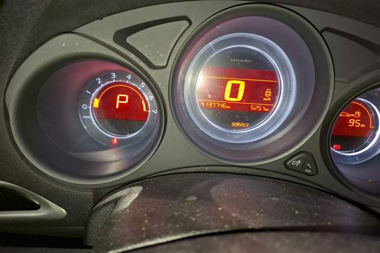 Used Citroen C4L 2015 1.8L Automatic Luxury Edition Odometer Close Up
