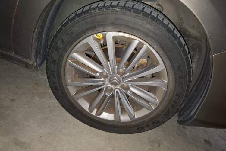 Used Citroen C4L 2015 1.8L Automatic Luxury Edition Right Front Wheel Hub