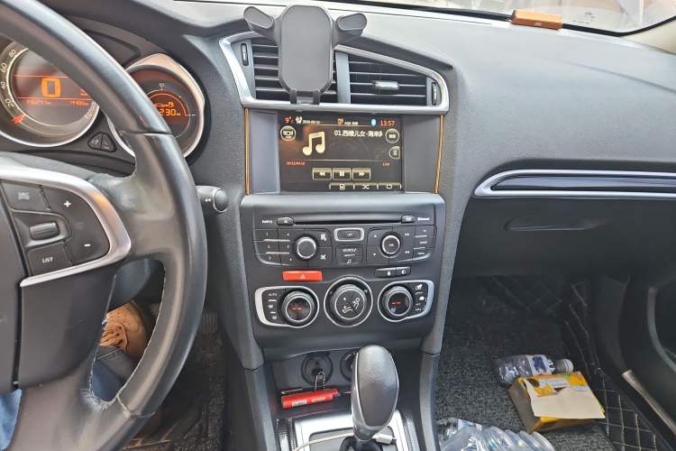 Used Citroen C4L 2015 1.8L Automatic Prestige Edition Audio And AC Panel
