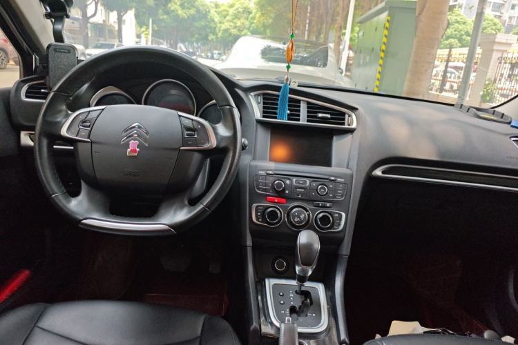Used Citroen C4L 2015 1.2T Automatic Prestige Edition Center Console