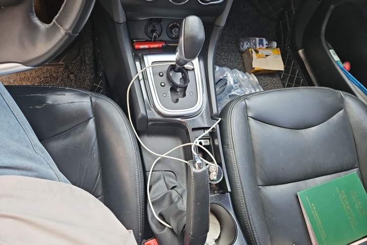 Used Citroen C4L 2015 1.8L Automatic Prestige Edition Gear Lever