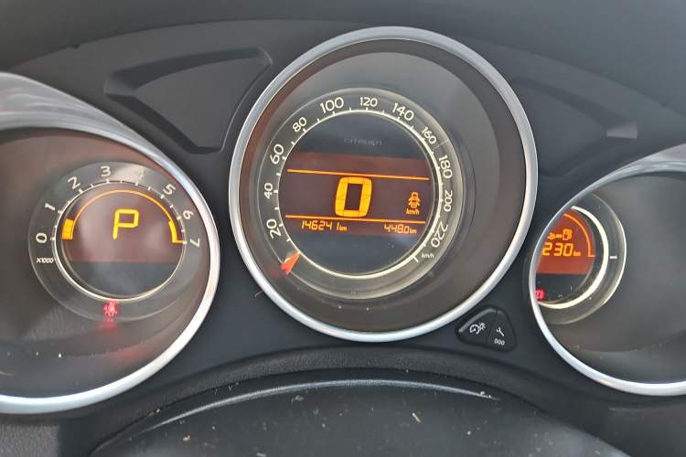 Used Citroen C4L 2015 1.8L Automatic Prestige Edition Odometer Close Up