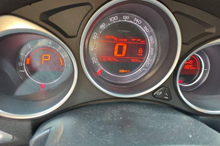 Used Citroen C4L 2015 1.2T Automatic Prestige Edition Odometer Close Up