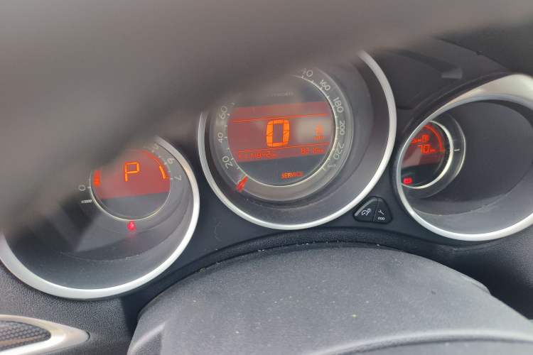 Used Citroen C4L 2015 1.6T Automatic Prestige Edition Odometer Close Up