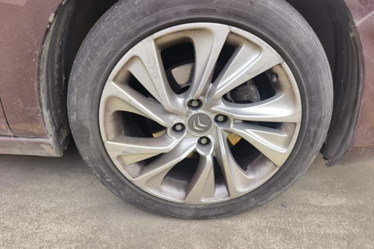 Used Citroen C4L 2015 1.6T Automatic Prestige Edition Right Front Wheel Hub
