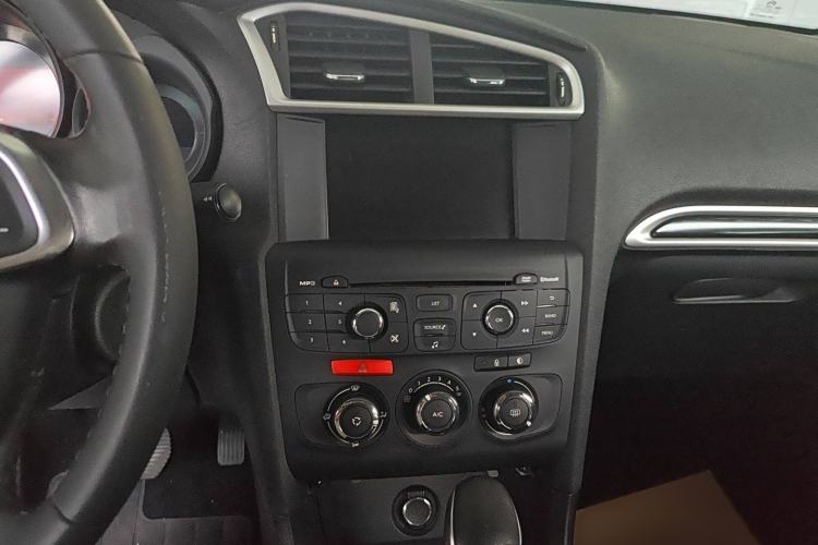 Used Citroen C4L 2015 1.2T Automatic Luxury Edition Audio And AC Panel