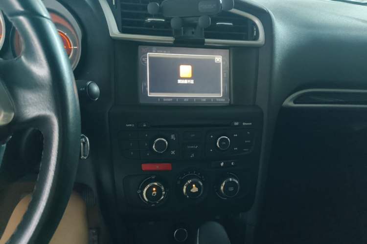 Used Citroen C4L 2015 1.8L Automatic Luxury Edition Audio And AC Panel