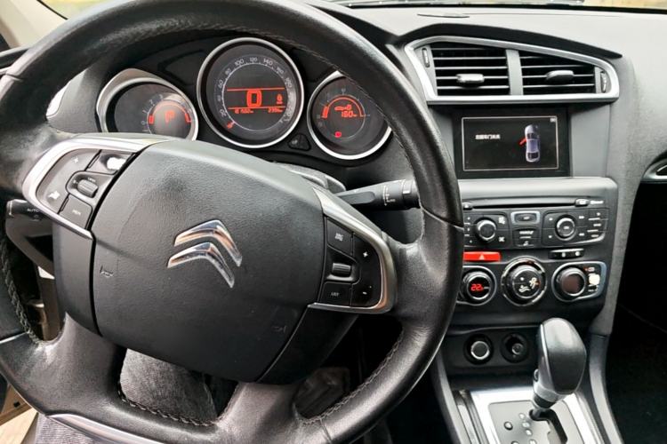 Used Citroen C4L 2015 1.8L Automatic Prestige Edition Center Console