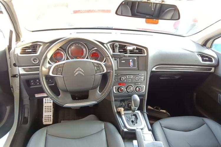Used Citroen C4L 2015 1.8L Automatic Prestige Edition Center Console