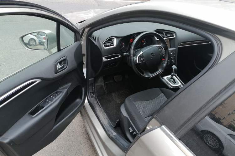 Used Citroen C4L 2015 1.2T Automatic Luxury Edition Driver Seat