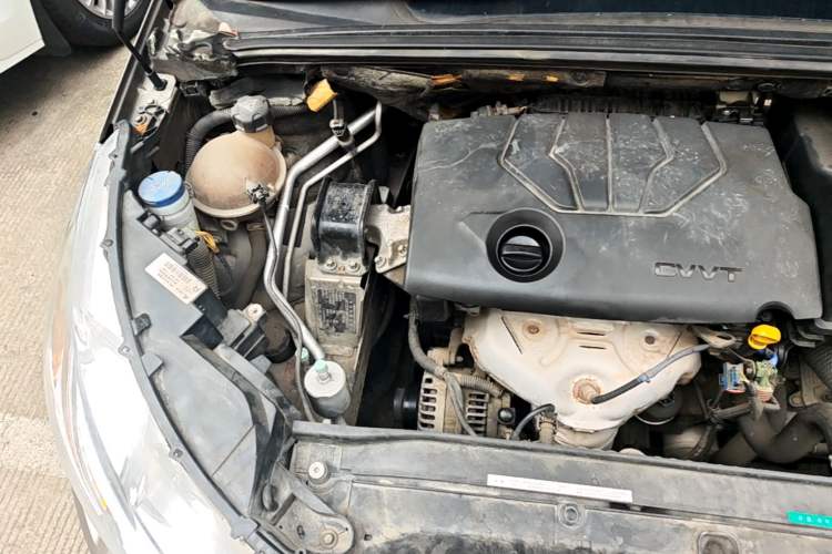 Used Citroen C4L 2015 1.8L Automatic Prestige Edition Engine Bay Right