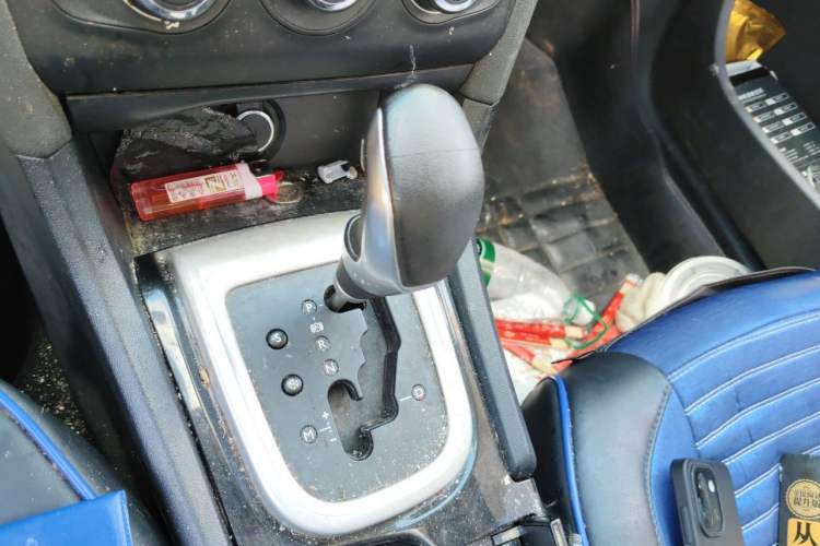 Used Citroen C4L 2015 1.8L Automatic Luxury Edition Gear Lever