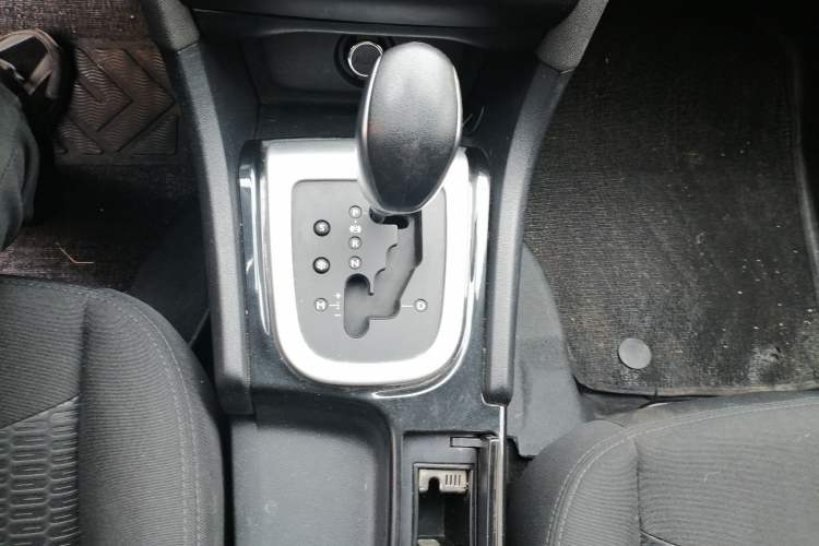 Used Citroen C4L 2015 1.2T Automatic Luxury Edition Gear Lever