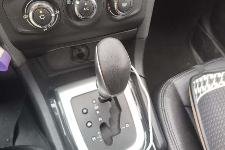 Used Citroen C4L 2015 1.8L Automatic Luxury Edition Gear Lever