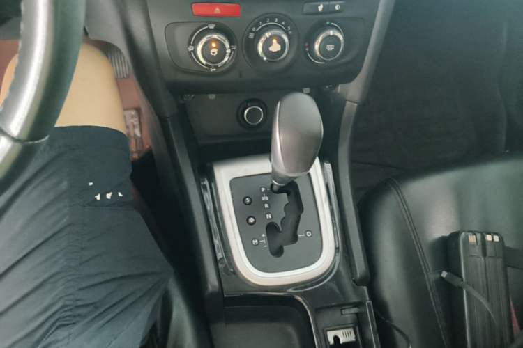 Used Citroen C4L 2015 1.8L Automatic Luxury Edition Gear Lever