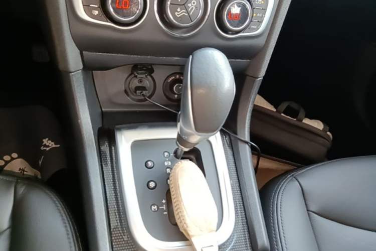 Used Citroen C4L 2015 1.8L Automatic Prestige Edition Gear Lever