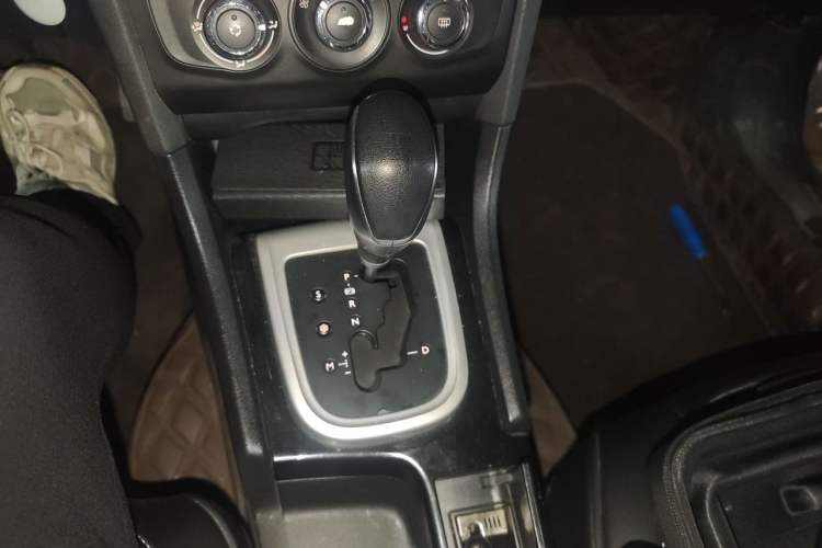 Used Citroen C4L 2015 1.2T Automatic Luxury Edition Gear Lever