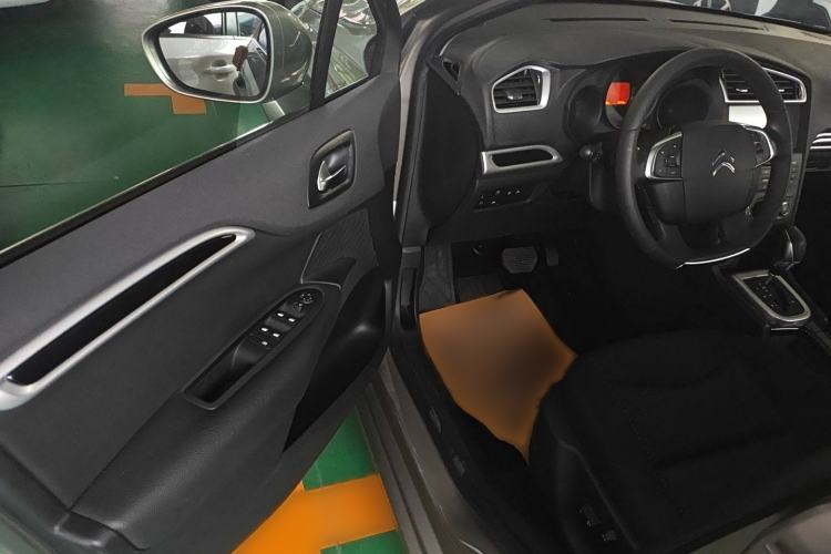 Used Citroen C4L 2015 1.2T Automatic Luxury Edition Interior 2