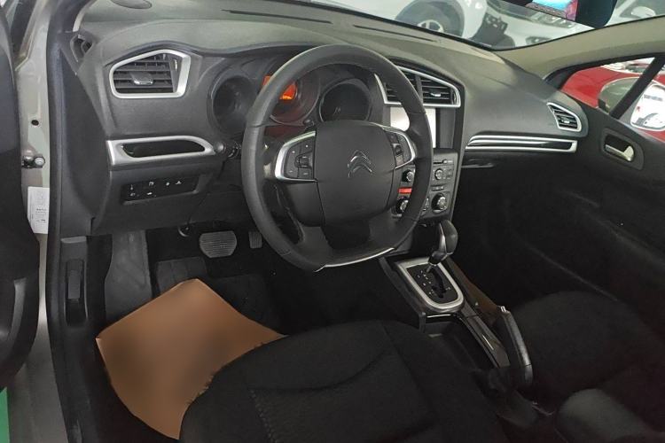 Used Citroen C4L 2015 1.2T Automatic Luxury Edition Interior 3