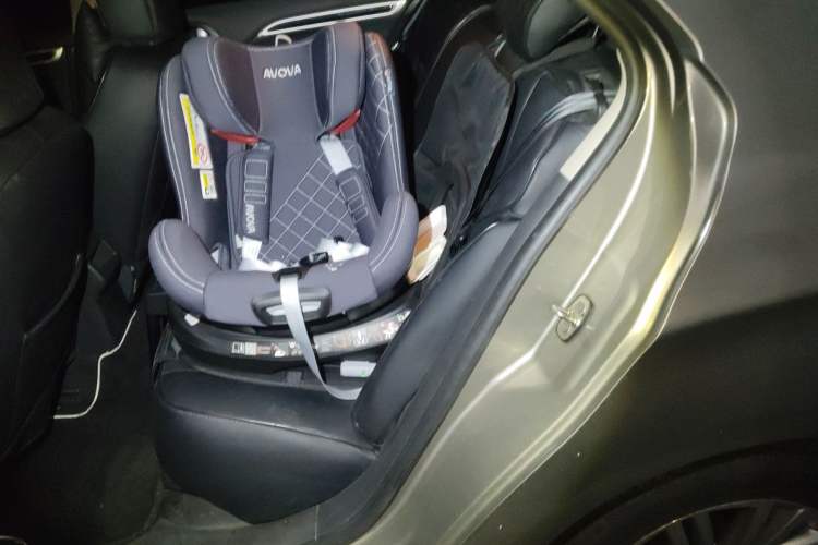 Used Citroen C4L 2015 1.8L Automatic Luxury Edition Interior 4