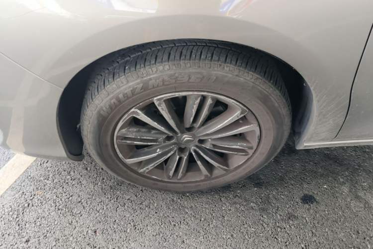 Used Citroen C4L 2015 1.8L Automatic Luxury Edition Left Front Wheel Hub