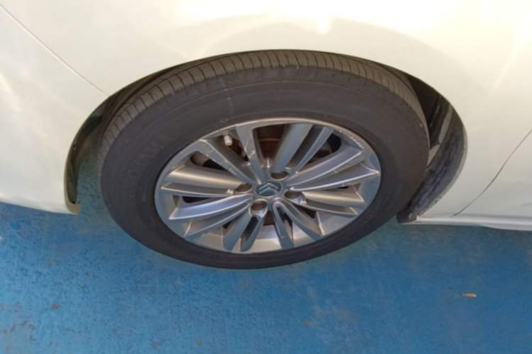 Used Citroen C4L 2015 1.8L Automatic Prestige Edition Left Front Wheel Hub