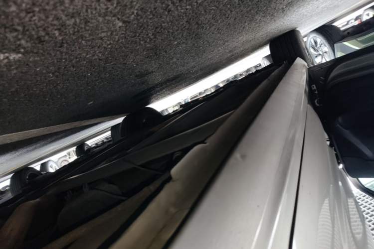 Used Citroen C4L 2015 1.8L Automatic Luxury Edition Left Side Sill