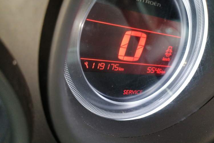Used Citroen C4L 2015 1.2T Automatic Luxury Edition Odometer Close Up