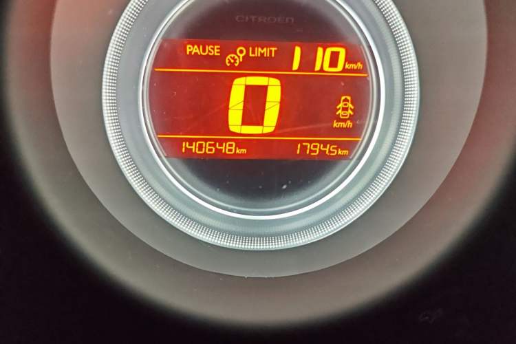 Used Citroen C4L 2015 1.8L Automatic Luxury Edition Odometer Close Up