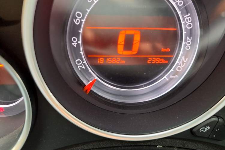 Used Citroen C4L 2015 1.8L Automatic Prestige Edition Odometer Close Up