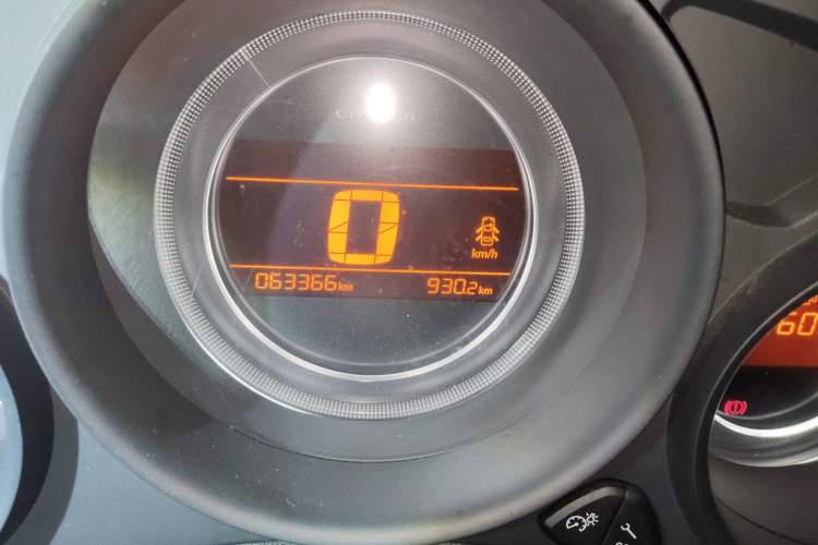 Used Citroen C4L 2015 1.8L Automatic Luxury Edition Odometer Close Up