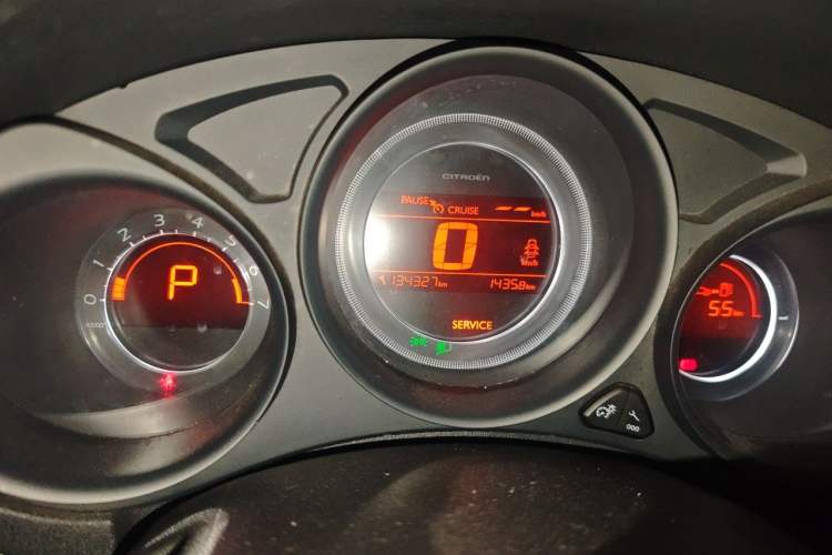 Used Citroen C4L 2015 1.2T Automatic Luxury Edition Odometer Close Up