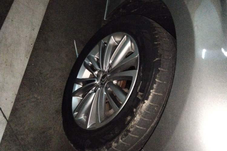 Used Citroen C4L 2015 1.2T Automatic Luxury Edition Right Front Wheel Hub