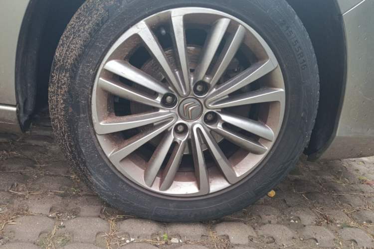 Used Citroen C4L 2015 1.2T Automatic Prestige Edition Right Front Wheel Hub