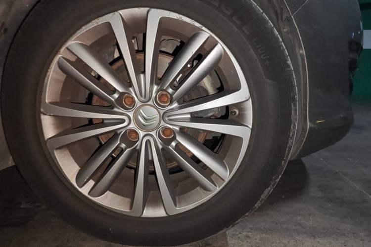 Used Citroen C4L 2015 1.8L Automatic Luxury Edition Right Front Wheel Hub