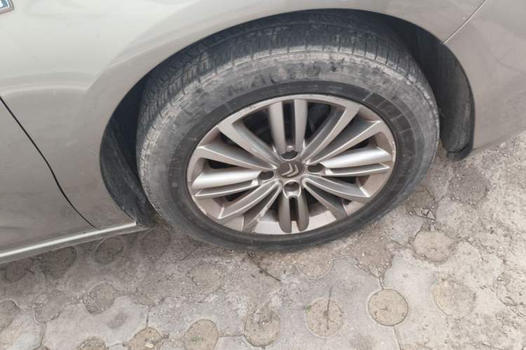 Used Citroen C4L 2015 1.8L Automatic Luxury Edition Right Front Wheel Hub