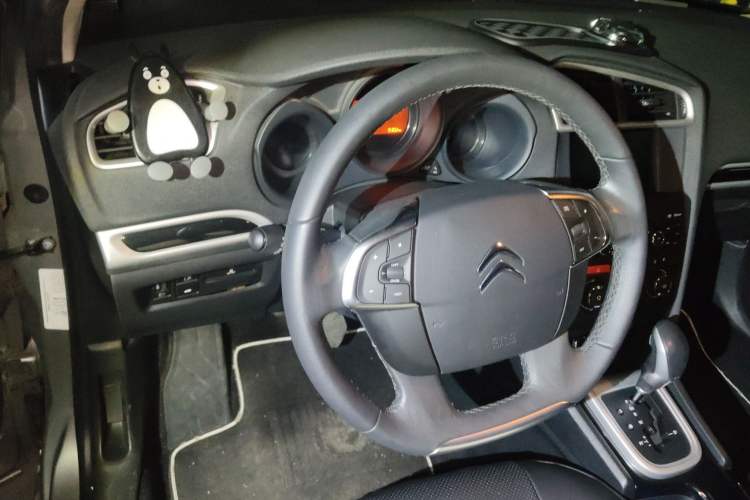 Used Citroen C4L 2015 1.8L Automatic Luxury Edition Steering Wheel