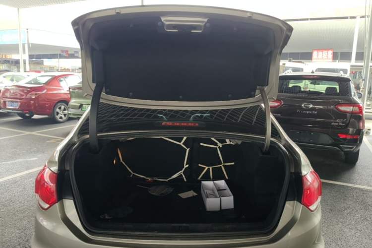 Used Citroen C4L 2015 1.8L Automatic Luxury Edition Trunk