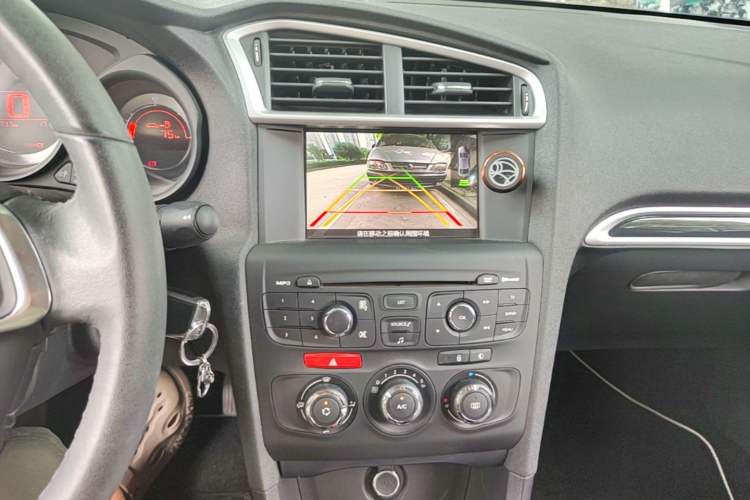 Used Citroen C4L 2015 1.2T Automatic Luxury Edition Audio And AC Panel