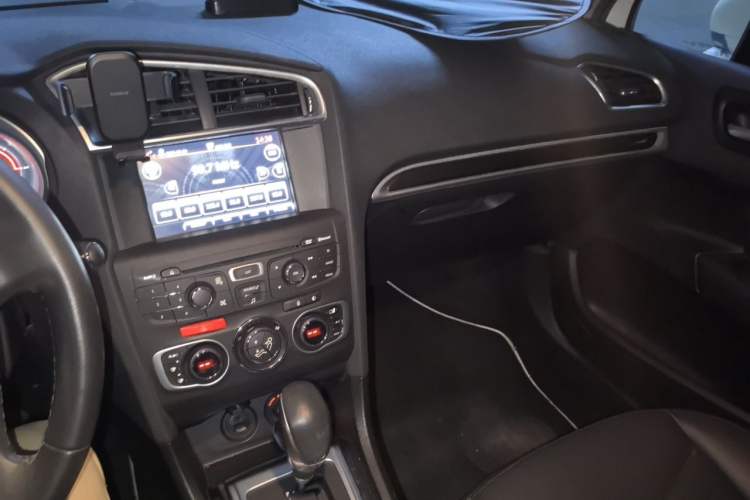 Used Citroen C4L 2015 1.2T Automatic Prestige Edition Audio And AC Panel
