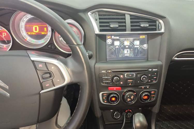 Used Citroen C4L 2015 1.6T Automatic Prestige Edition Audio And AC Panel