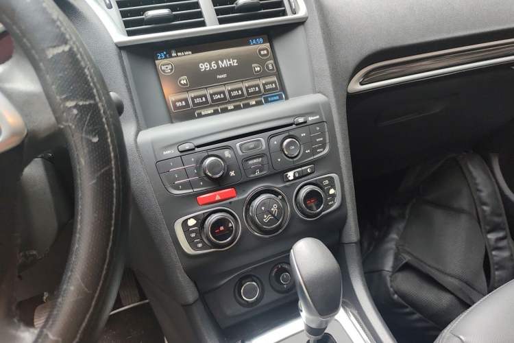 Used Citroen C4L 2015 1.6T Automatic Prestige Edition Audio And AC Panel
