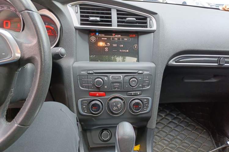 Used Citroen C4L 2015 1.8L Automatic Prestige Edition Audio And AC Panel