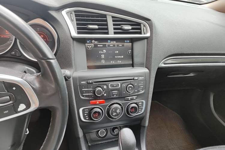 Used Citroen C4L 2015 1.2T Automatic Prestige Edition Audio And AC Panel