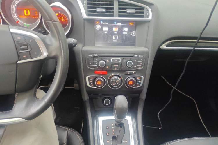 Used Citroen C4L 2015 1.8L Automatic Prestige Edition Audio And AC Panel