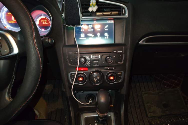 Used Citroen C4L 2015 1.6T Automatic Prestige Edition Audio And AC Panel