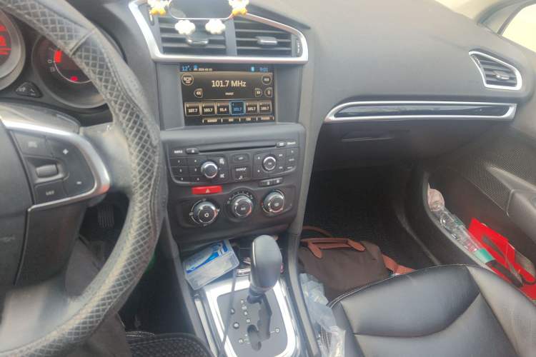 Used Citroen C4L 2015 1.2T Automatic Luxury Edition Audio And AC Panel