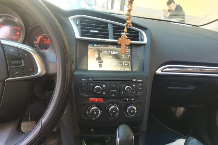 Used Citroen C4L 2015 1.2T Automatic Luxury Edition Audio And AC Panel