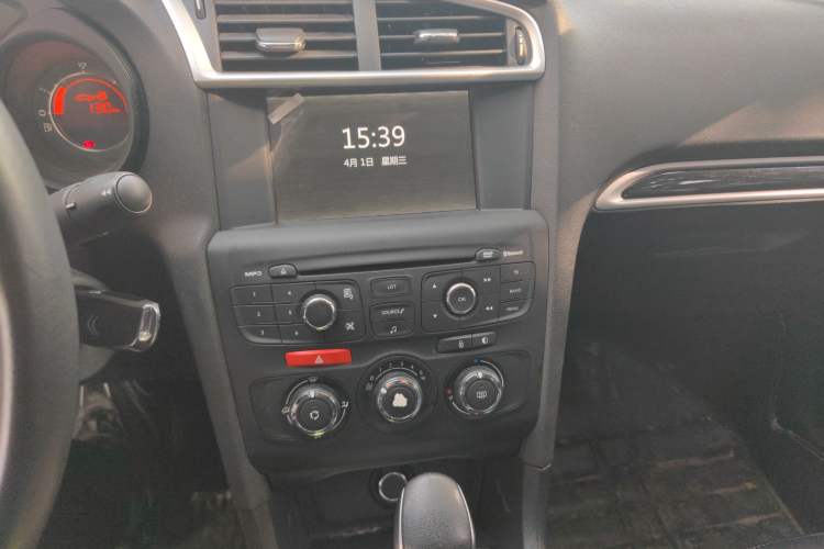 Used Citroen C4L 2015 1.8L Automatic Luxury Edition Audio And AC Panel