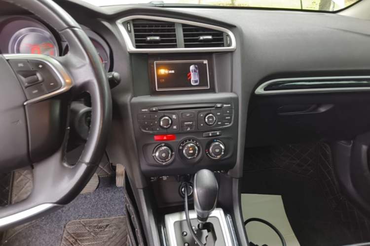 Used Citroen C4L 2015 1.2T Automatic Luxury Edition Audio And AC Panel